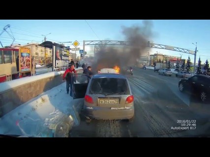 Взаимовыручка на дороге в Магадане &laquo; автомагадан