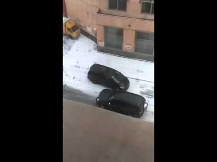Как решают проблемы на дороге настоящие женщины в Магадане « автомагадан
