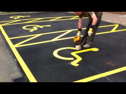 Нанесение разметки на парковке в Магадане &laquo; автомагадан