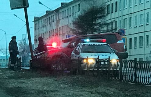 В Магадане пьяный на джипе въехал в столб в Магадане &laquo; автомагадан